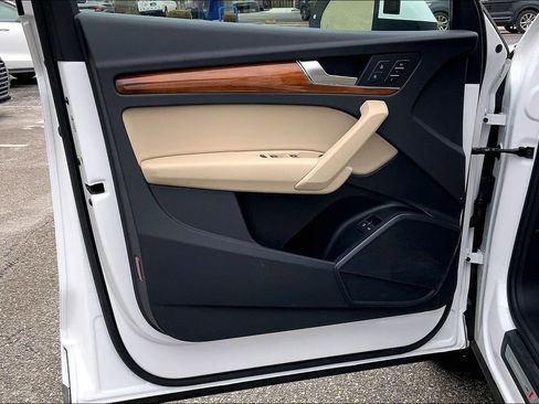 Certified 2023 Audi Q5 e Premium w/ Convenience Package image 22