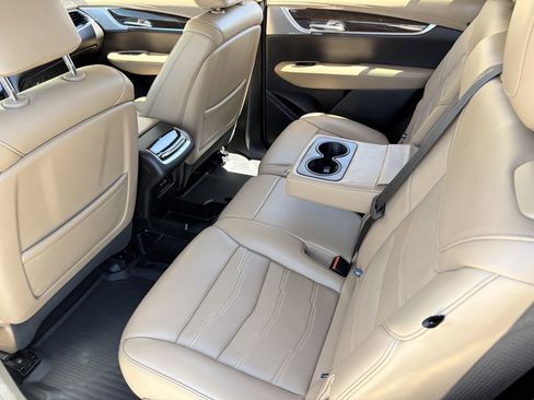 Certified 2025 Cadillac XT6 Sport w/ Platinum Package AWD/4WD image 17