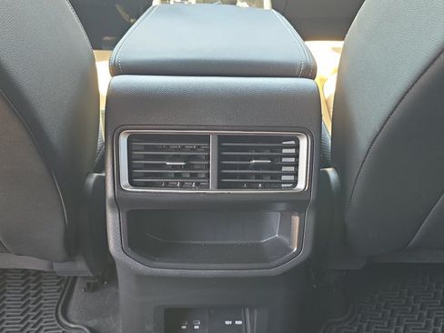 Used 2024 Volkswagen Atlas Cross Sport SE w/ Panoramic Sunroof Package FWD image 19