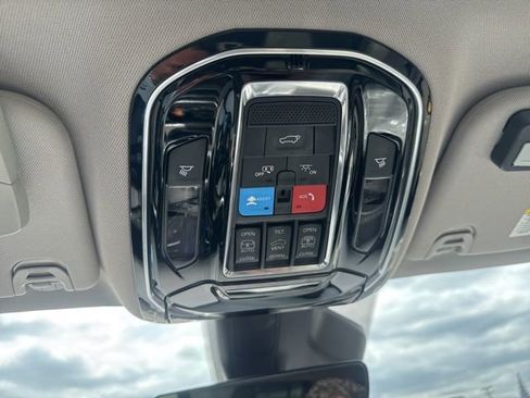 Used 2022 Jeep Grand Wagoneer Series I image 29