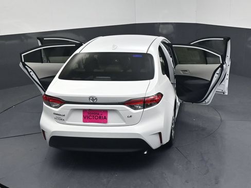 Used 2026 Toyota Corolla LE FWD image 23