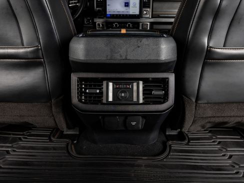 Used 2023 Ford F250 Platinum image 33