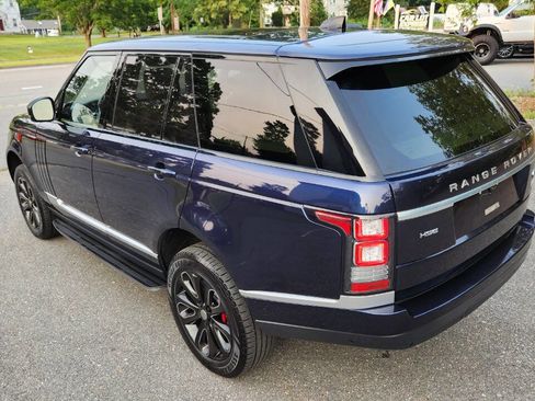 Used 2017 Land Rover Range Rover HSE image 12