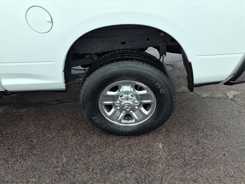 Used 2024 RAM 2500 Tradesman w/ Chrome Appearance Group image 21