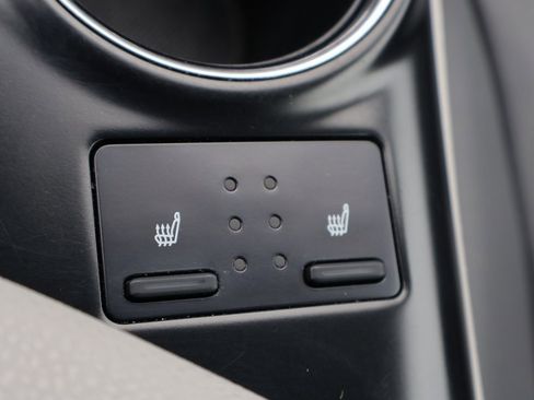 Certified 2020 Toyota Camry XLE image 25