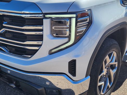 Used 2023 GMC Sierra 1500 SLT w/ SLT Premium Plus Package image 5