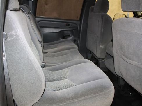 Used 2006 Chevrolet Silverado 2500 W/T w/ Heavy-Duty Power Package image 17