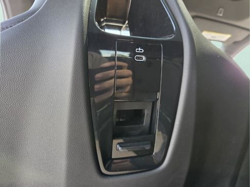 Used 2024 BMW iX xDrive50 w/ Sport Package AWD/4WD image 16