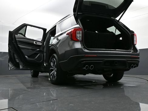 Used 2020 Ford Explorer ST image 39