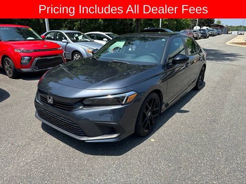 Used 2023 Honda Civic Sport image 3