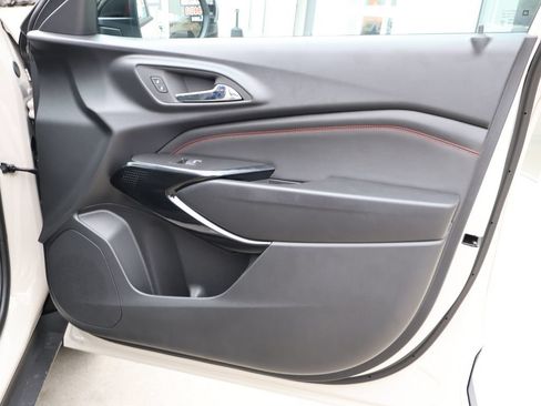New 2026 Chevrolet Trax RS w/ Sunroof Package FWD image 32