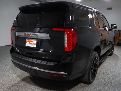 Used 2023 GMC Yukon SLT w/ SLT Luxury Package image 7