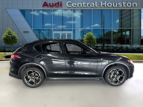 Used 2024 Alfa Romeo Stelvio Ti image 8