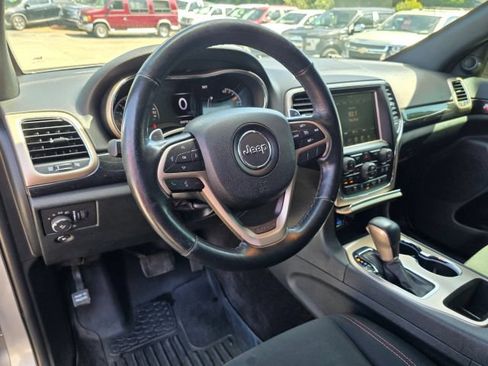 Used 2016 Jeep Grand Cherokee Laredo 75th Anniversary AWD/4WD image 13