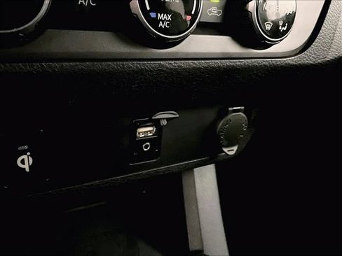 Used 2017 Toyota Tacoma TRD Sport AWD/4WD image 31