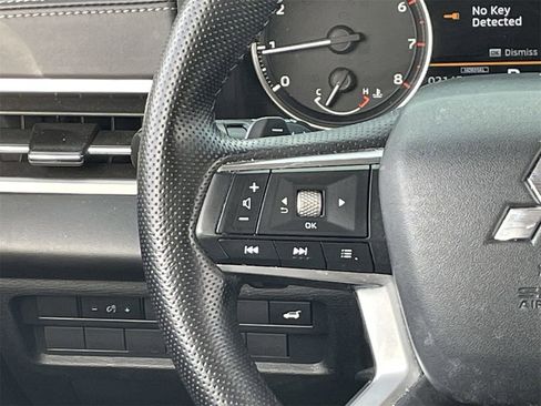 Used 2023 Mitsubishi Outlander SE Black Edition image 22
