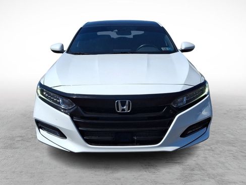Used 2018 Honda Accord Sport image 2