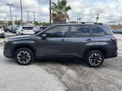 Certified 2025 Subaru Forester Premium w/ Convenience Package #1 AWD/4WD image 6