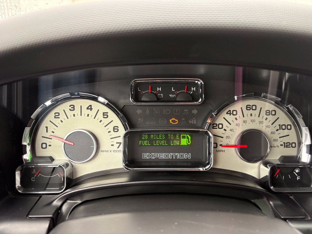 Used 2013 Ford Expedition EL Limited AWD/4WD image 12
