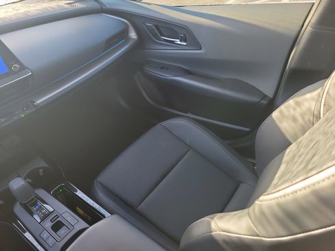 Used 2023 Toyota Prius XLE image 15