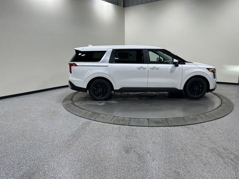 New 2026 Kia Carnival image 4