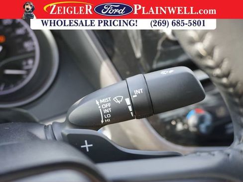 Used 2022 Toyota Camry SE image 25