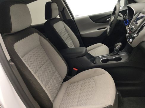 Used 2024 Chevrolet Equinox LS w/ LS Convenience Package image 21