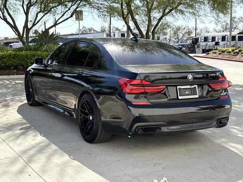 Used 2019 BMW 740i w/ M Sport Package RWD image 5