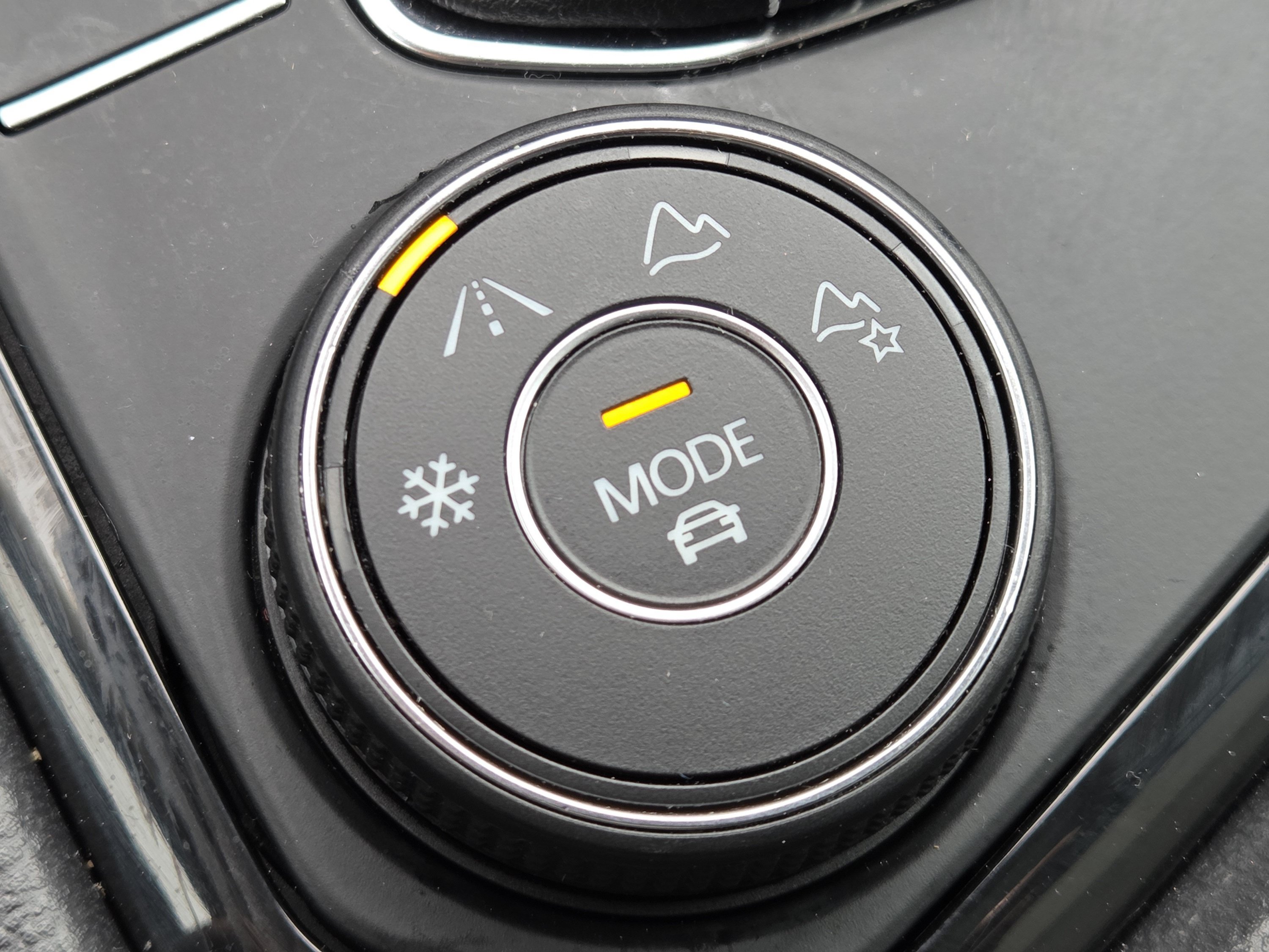 Used 2023 Volkswagen Taos SEL AWD/4WD image 17