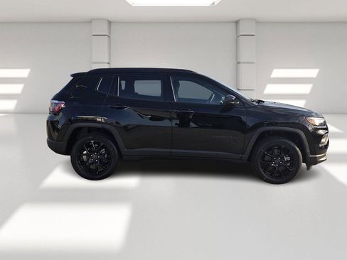 New 2026 Jeep Compass Latitude image 6