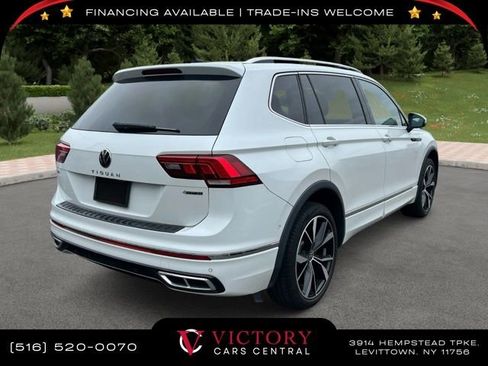 Used 2022 Volkswagen Tiguan SEL R-Line image 3