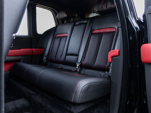 Used 2025 Rolls-Royce Cullinan image 40