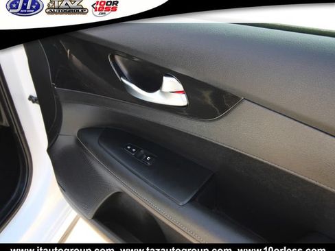 Used 2023 Kia Forte GT-Line w/ GT-Line Premium Package FWD image 16