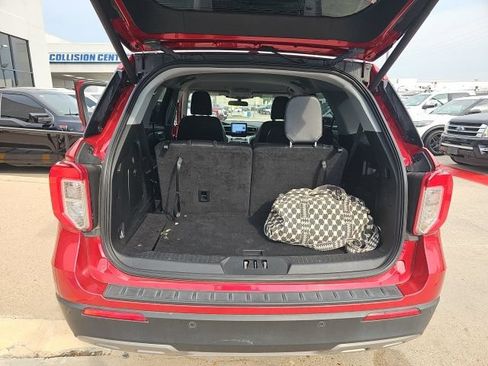 Used 2023 Ford Explorer XLT w/ Equipment Group 202A RWD image 7