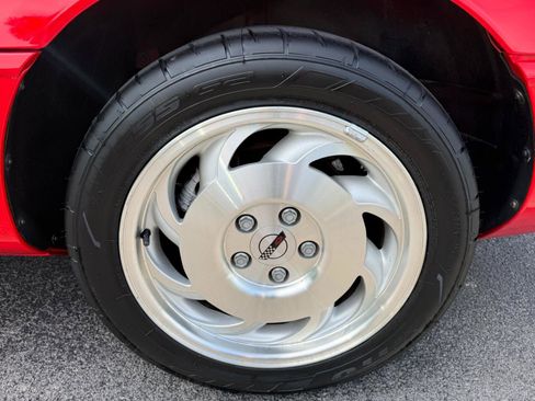 Used 1996 Chevrolet Corvette Coupe RWD image 9