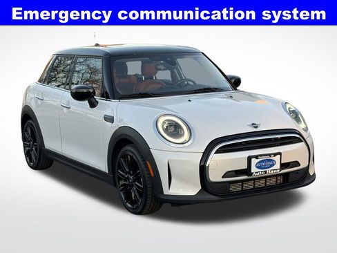 Used 2024 MINI Cooper 4-Door Hardtop image 9