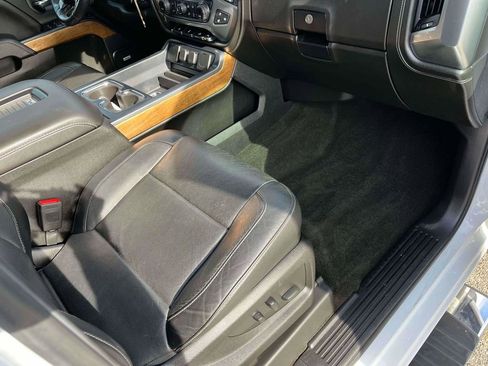 Used 2018 Chevrolet Silverado 1500 LTZ w/ High Desert Package image 10