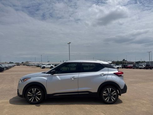 Certified 2020 Nissan Kicks SR FWD image 13