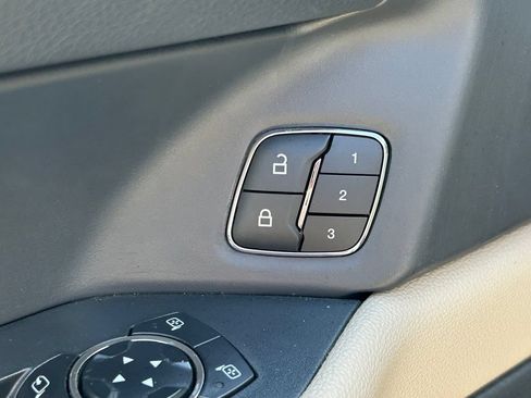 Used 2024 Ford Expedition XLT RWD image 27