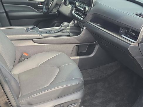 Used 2024 Toyota Grand Highlander XLE image 13