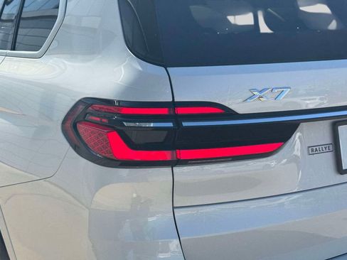 Certified 2023 BMW X7 xDrive40i image 10