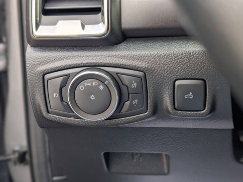 Used 2021 Ford Ranger Lariat w/ Tremor Off-Road Package image 30