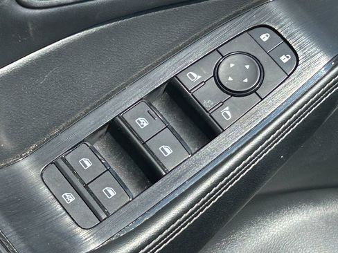 Used 2025 Nissan Rogue SV AWD/4WD image 28