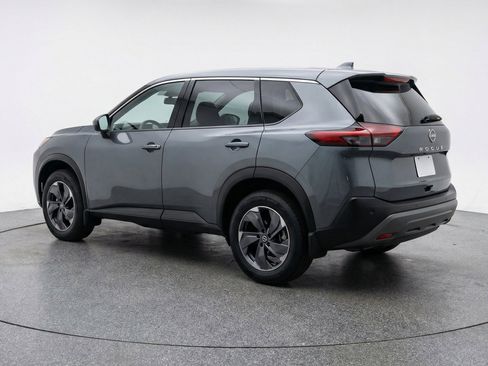 Used 2025 Nissan Rogue SV AWD/4WD image 6