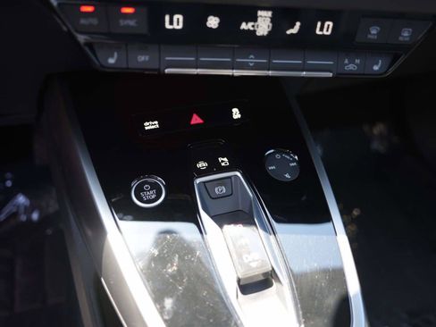 Used 2022 Audi Q4 e-tron Prestige AWD/4WD image 22
