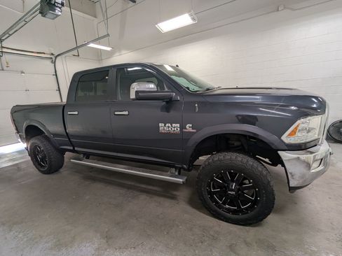 Used 2015 RAM 2500 Laramie w/ Convenience Group AWD/4WD image 3