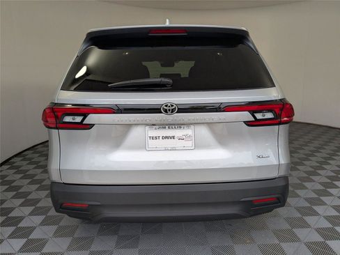 Used 2026 Toyota Grand Highlander XLE image 47