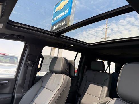 New 2026 Chevrolet Suburban RST w/ Advanced Technology Package AWD/4WD image 27