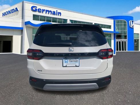 New 2025 Honda Pilot EX-L image 4