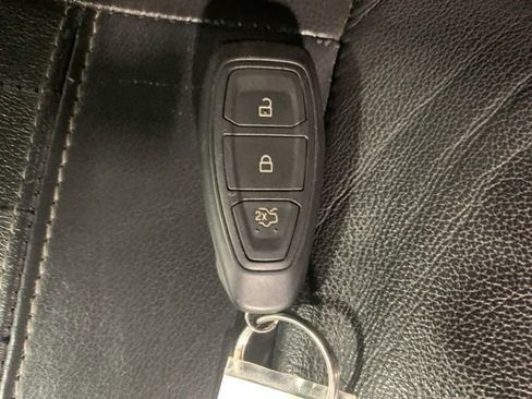 Used 2015 Ford Fiesta Titanium FWD image 9
